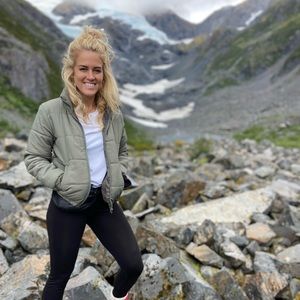 Meet your Posher, Denae